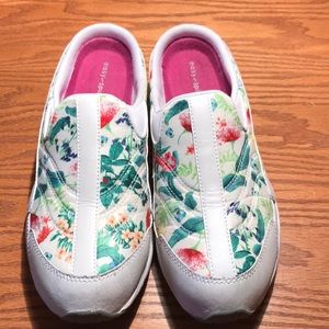 Travel time by Easy Spirit Floral Slip Ons 11M